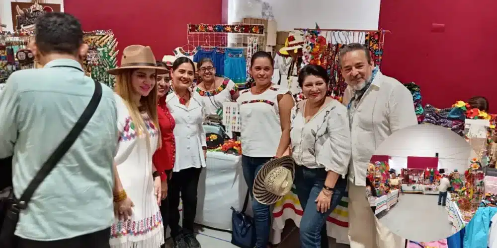 Artesanías del mundo maya engalanan la máxima fiesta de tabasco