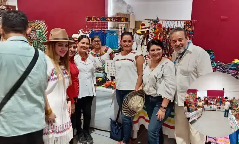 Artesanías del mundo maya engalanan la máxima fiesta de tabasco