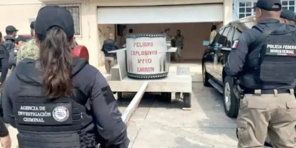 Aseguran explosivos, granadas y cargadores en cateo en Centro