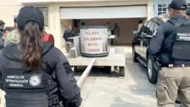 Aseguran explosivos, granadas y cargadores en cateo en Centro