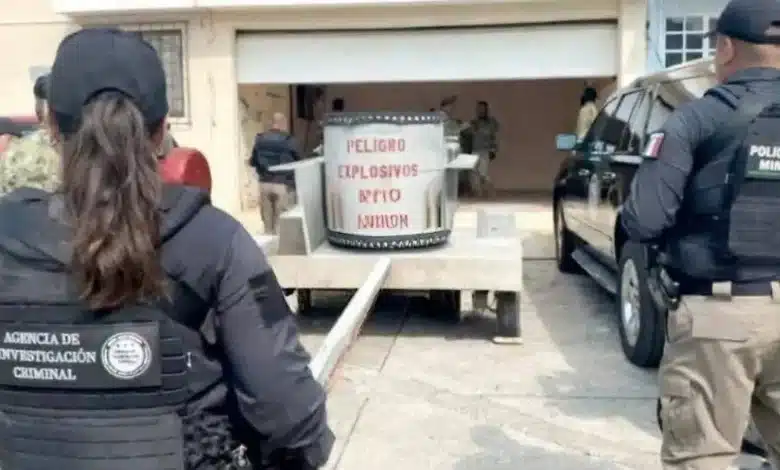 Aseguran explosivos, granadas y cargadores en cateo en Centro