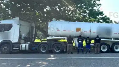 Detiene FGR a una persona y aseguran tractocamión con hidrocarburo en Centla (Foto de internet)
