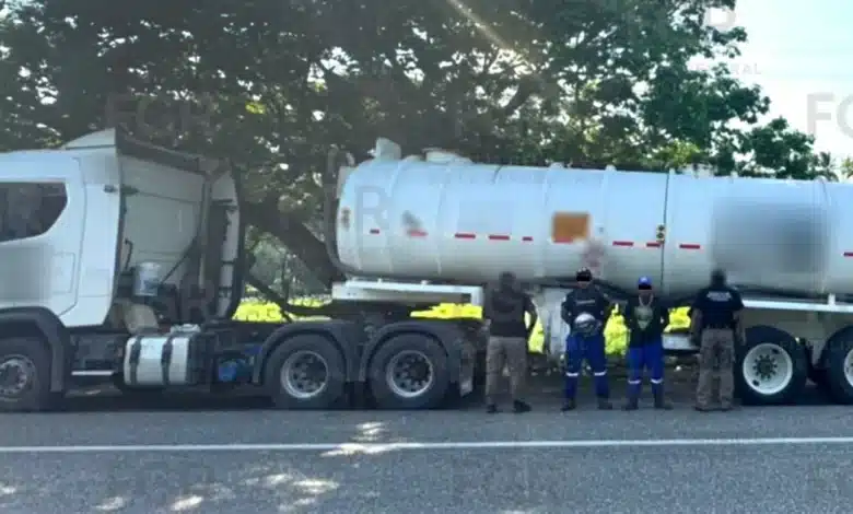 Detiene FGR a una persona y aseguran tractocamión con hidrocarburo en Centla (Foto de internet)