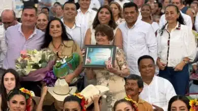 Entregan reconocimiento a la excelencia cultural