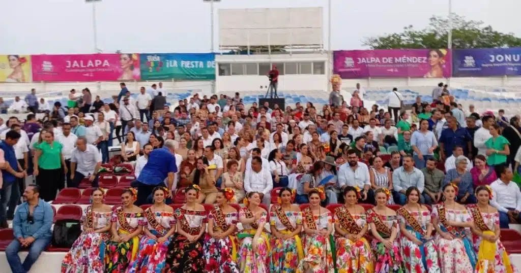 entregan reconocimiento a la excelencia cultural 1