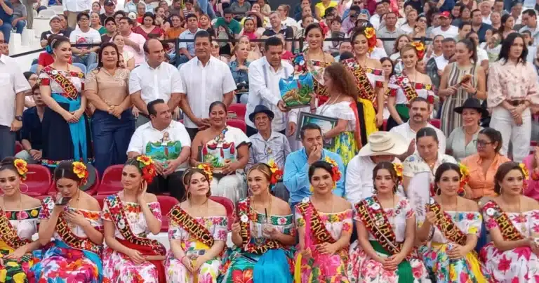 honor a quienes dan vida al arte