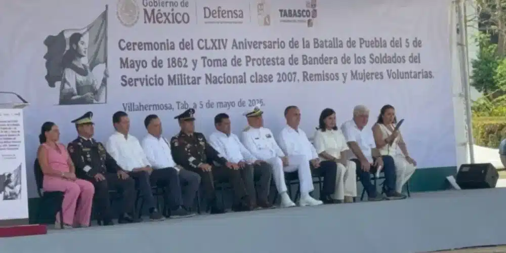 Jóvenes del SMN protestan bandera