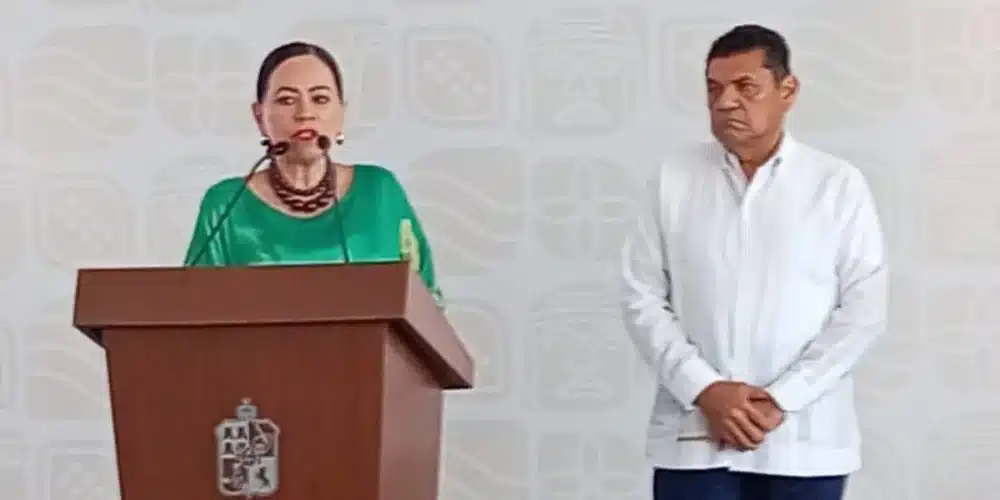 Reconocimientos a maestros y alumnos destacados