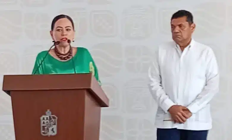 Reconocimientos a maestros y alumnos destacados