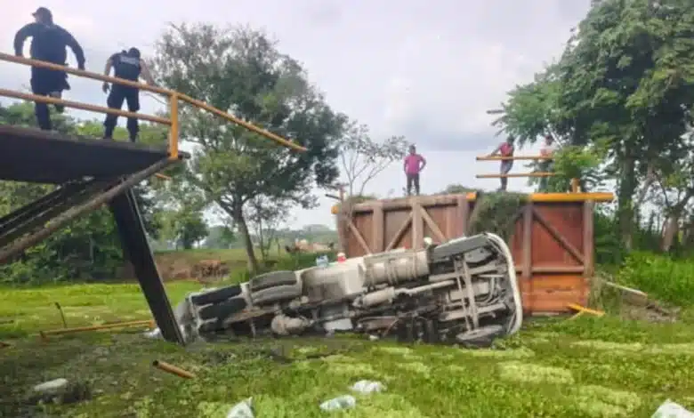 se desploma puente tubular en jalapa