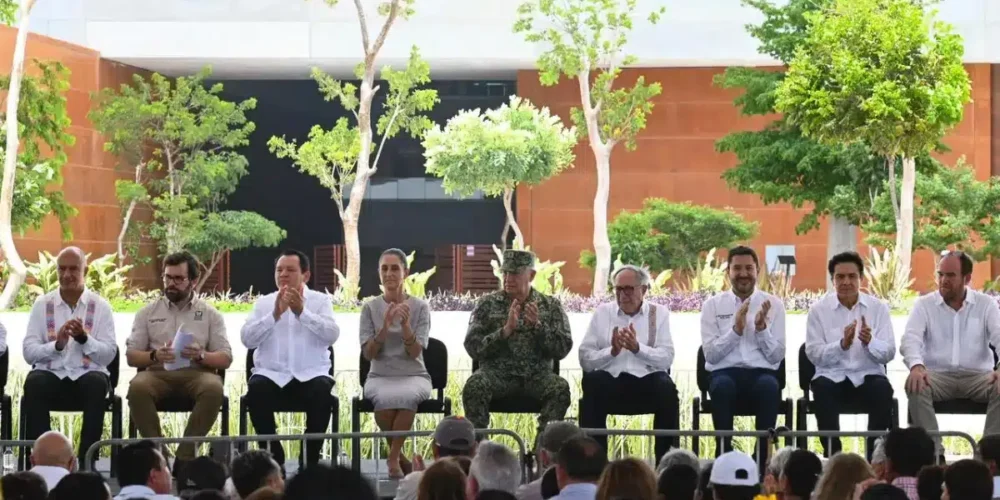 Claudia Sheinbaum inaugura Hospital General DR. Agustín O'Horán, el más grande del sureste mexicano (Foto de cortesía)