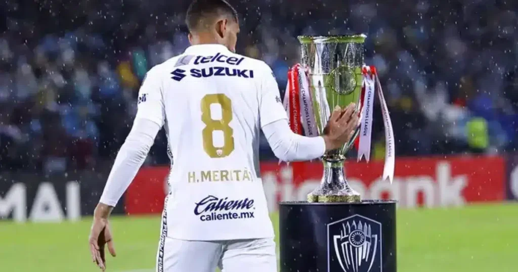 nathan silva toca el trofeo de liga mx y desata temor en pumas (2)