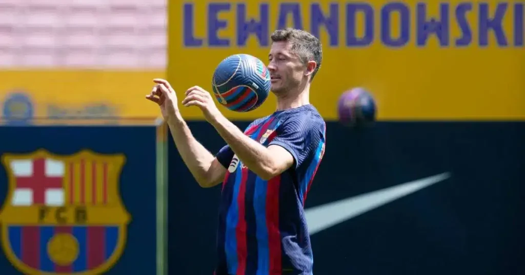 robert lewandowski deja al barcelona, anuncia su adiós al final de temporada 2