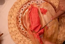 tamal rosa de dulce con pasas, el sabor tradicional que representa el mestizaje gastronómico mexicano