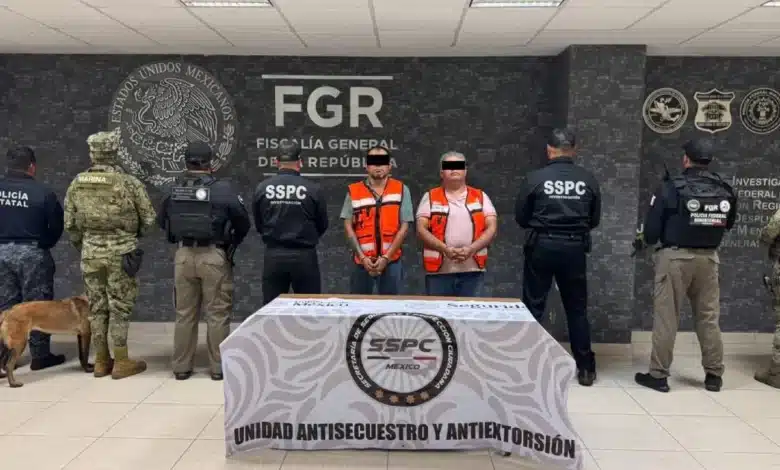 Aseguran 254 kilos de presunta cocaína en tractocamión y detienen a dos personas