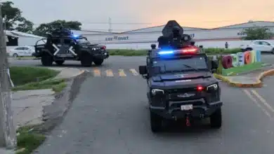 aseguran armas, drogas y detienen a cinco personas