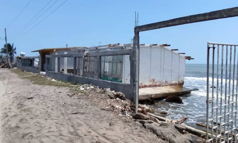 Crisis climática borra el litoral de Tabasco