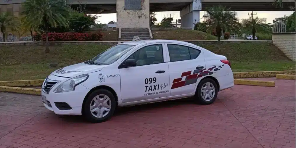 Multas a taxis por no activar el clima (Foto de Felipe Rosales)