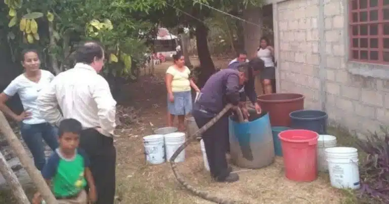 Persisten comunidades sin acceso a agua potable (Foto de cortesía)