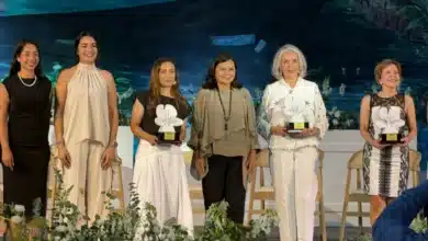 entregan premio blancas mariposas a tres destacadas tabasqueñas