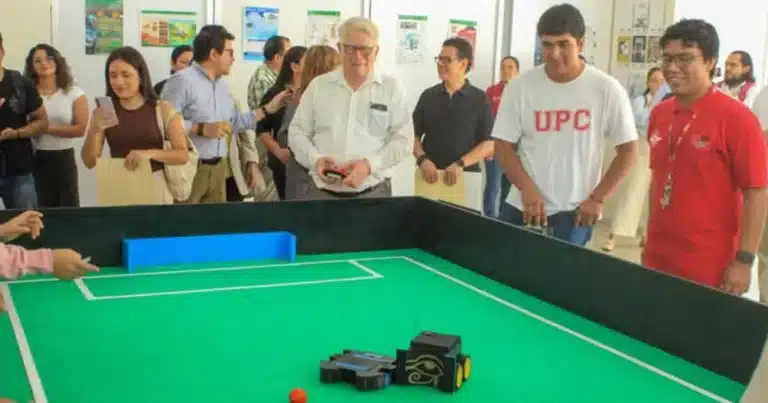 Goles autónomos y mentes brillantes encienden la Copa FutBotTab 2026