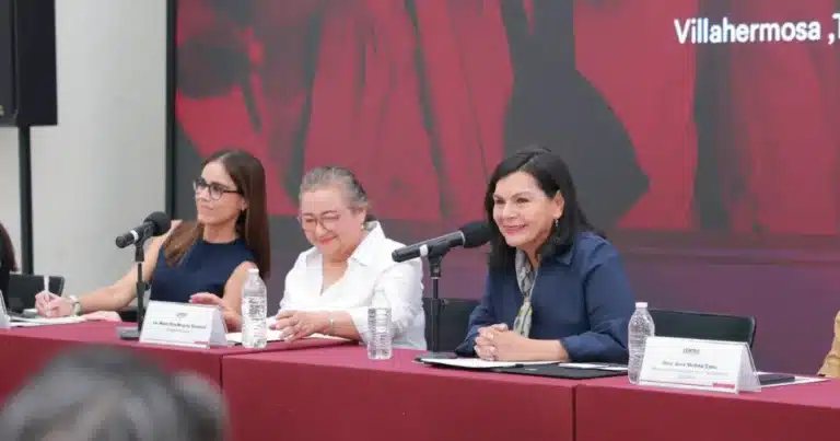 impulsan liderazgo femenino en centro con taller “caja de herramientas”