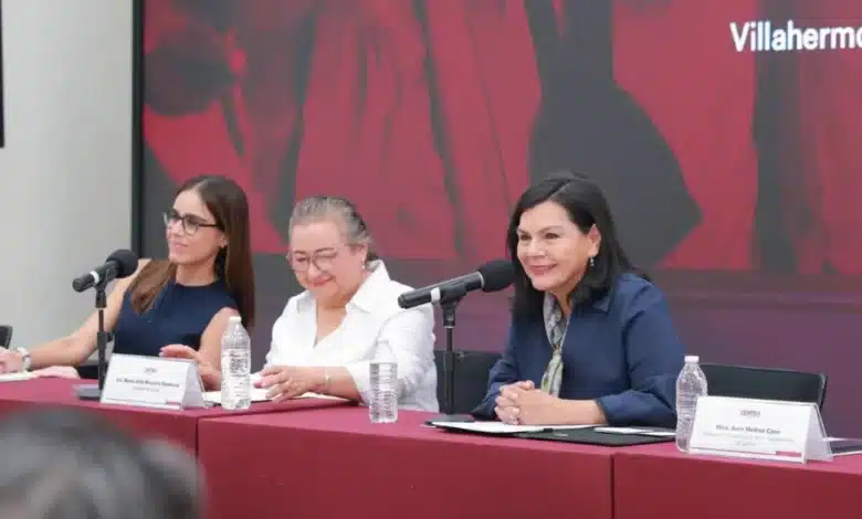 impulsan liderazgo femenino en centro con taller “caja de herramientas”