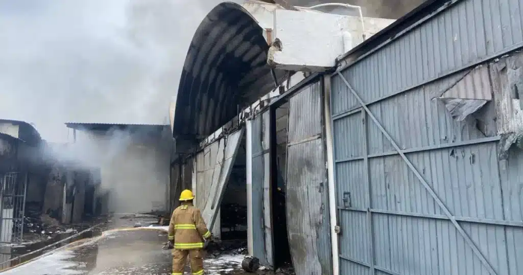 incendio en bodega registra más del 70% de control (1)