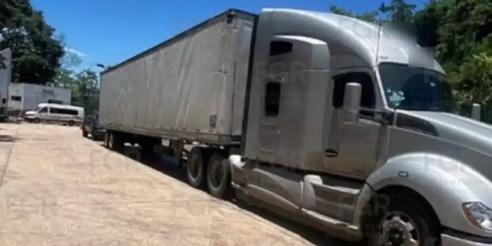 Aseguran contrabando de latas de cervezas