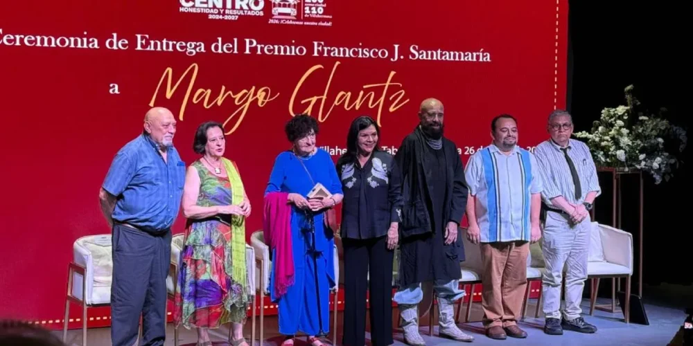 Reconocen trayectoria de Margo Glantz con el Premio “Francisco J. Santamaría”