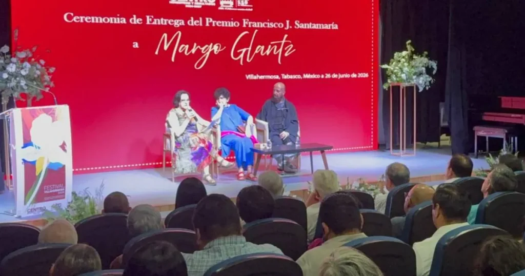 Reconocen trayectoria de Margo Glantz con el Premio “Francisco J. Santamaría”
