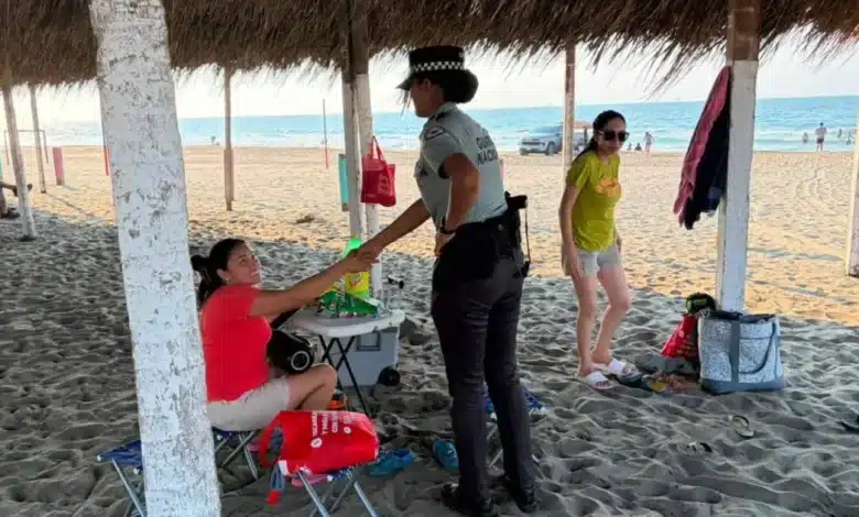 Refuerzo en seguridad de playas de Paraíso con patrullaje a pie