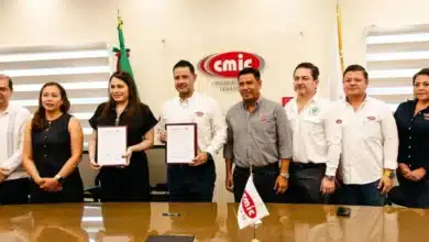 Sellan alianza por la transparencia en la construcción