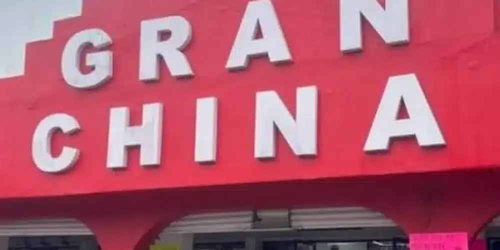 Tiendas chinas rediseñan la economía local