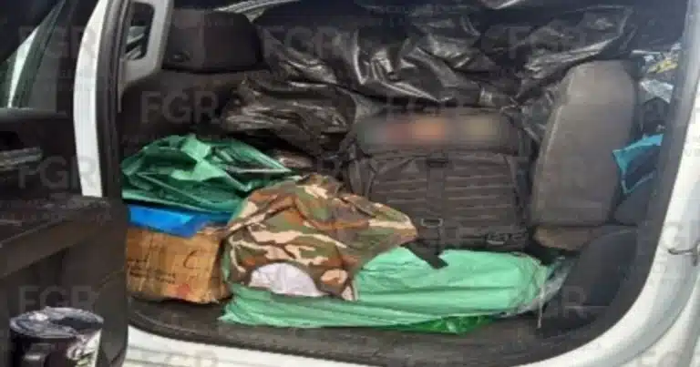 tre detenidos con material de contrabando