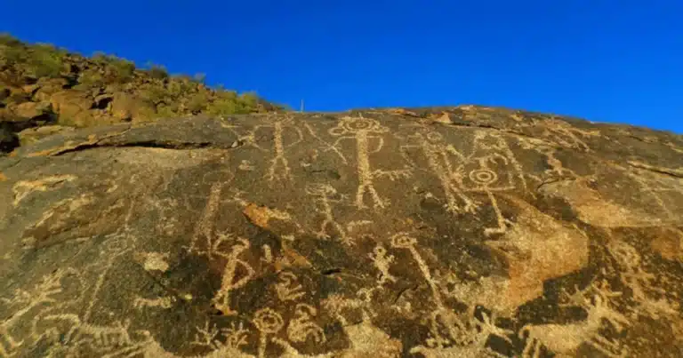 la proveedora, el impresionante museo de petrograbados al aire libre que resguarda la historia del desierto sonorense