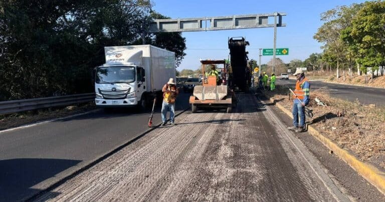 En Veracruz, Gobierno de México invertirá más de 18 mil mdp en infraestructura carretera: SICT