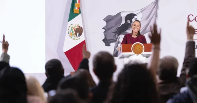 Es aprovechar el Mundial para fortalecer la actividad deportiva: presidenta Claudia Sheinbaum; habrá 4 mil 208 canchas del Mundial Social en todo el país