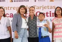 Claudia Sheinbaum entrega tarjetas de beca Rita Cetina en Minatitlán, más de 9 millones de estudiantes beneficiados (Foto de cortesía)