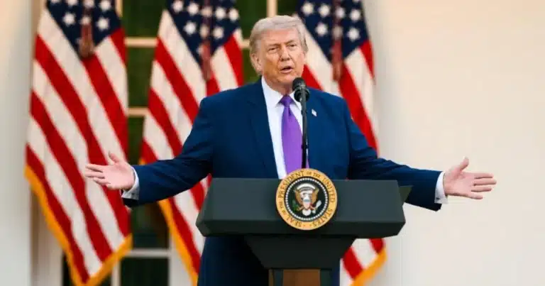 trump asegura que buques retoman tránsito por el estrecho de ormuz tras acuerdo con irán