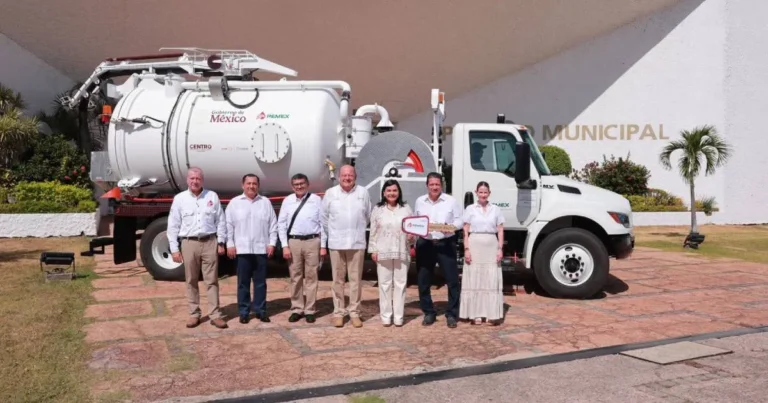 Centro recibe unidad Vactor para mejorar mantenimiento de la red sanitaria