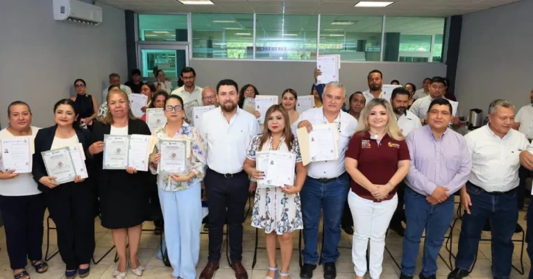 Certifican a docentes