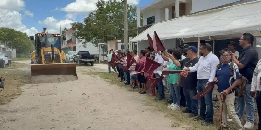 comalcalco inicia obras carreteras por más de 27 millones de pesos
