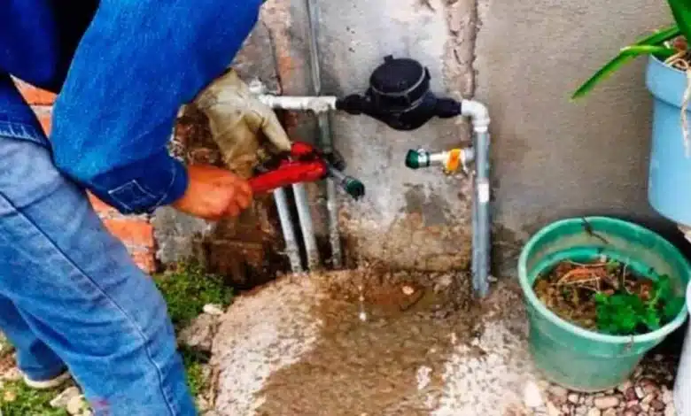 Desmantelan más de 100 tomas clandestinas de agua potable