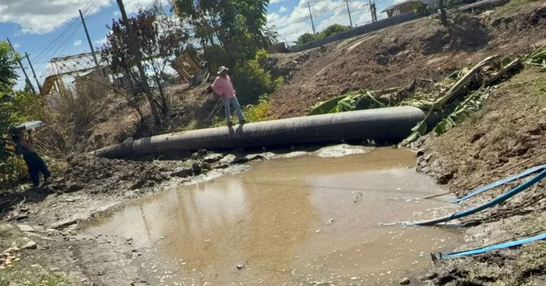 incendio de pastizal mantiene sin agua a corredor villahermosa–macultepec