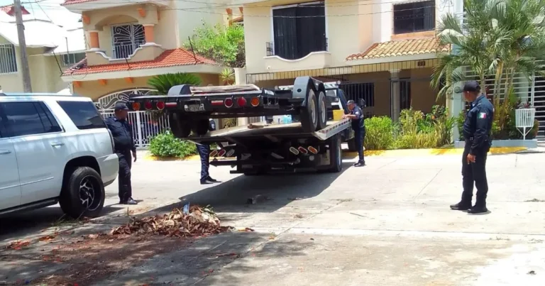 medida de nota webretiran autos chatarra en fraccionamiento “real del Ángel”