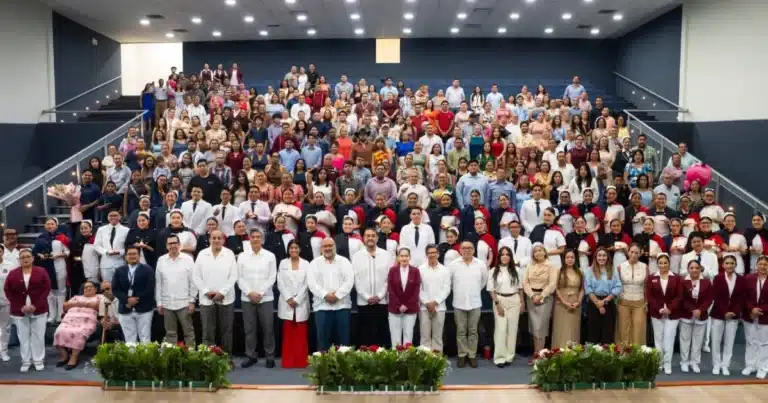 Nueva generación de enfermería concluye su formación al servicio de Tabasco