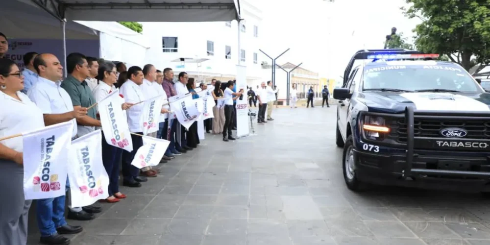 Refuerzan a policías municipales con patrullas, lanchas y equipo táctico