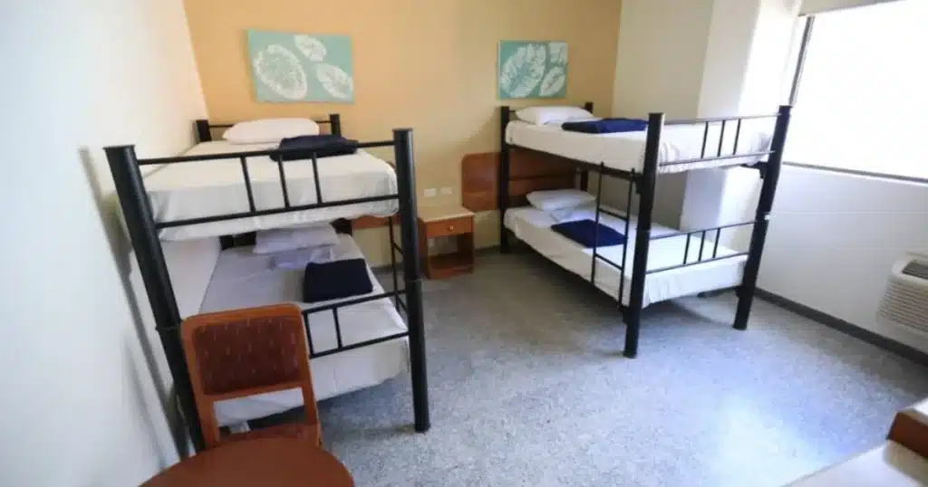 Estudiantes conocen su futuro alojamiento en la Villa Universitaria; padres de familia admiten el gran apoyo del Gobierno del Pueblo para el futuro de los jóvenes