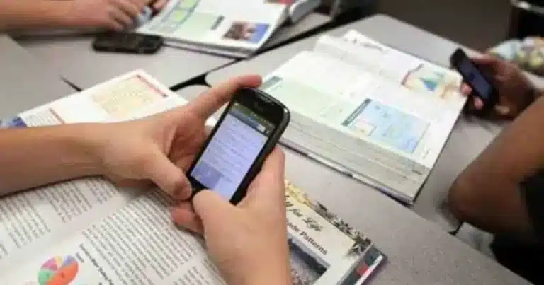 respalda javier may iniciativa de cero celulares en las aulas